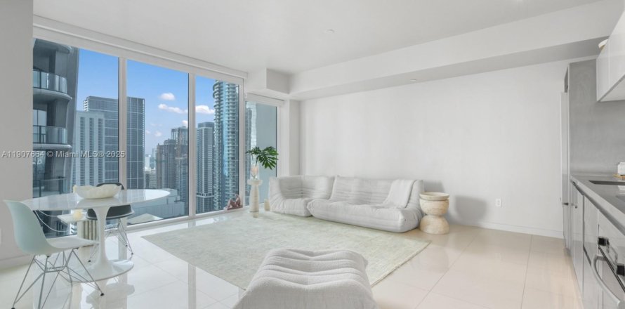 Condominio en Miami, Florida, 1 dormitorio № 1964552