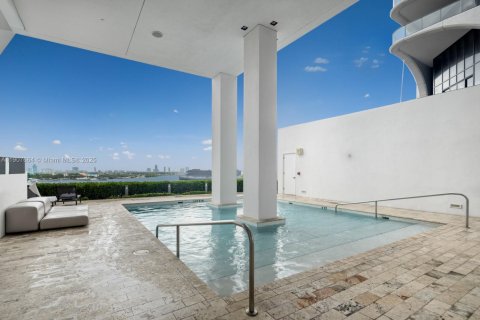 Condominio en venta en Miami, Florida, 1 dormitorio, 75.07 m2 № 1964552 - foto 14