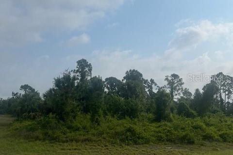 Terreno en venta en North Port, Florida № 1732484 - foto 1