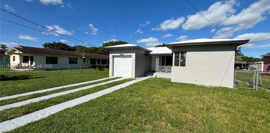 Дом в Майами, Флорида 3 спальни, 98.38м2 № 1988084