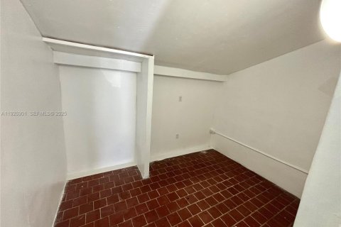 Снять в аренду виллу или дом в Майами, Флорида 3 спальни, 98.38м2, № 1988084 - фото 20