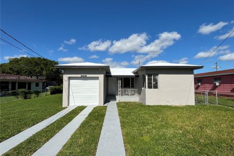 Снять в аренду виллу или дом в Майами, Флорида 3 спальни, 98.38м2, № 1988084 - фото 2