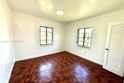 Снять в аренду виллу или дом в Майами, Флорида 3 спальни, 98.38м2, № 1988084 - фото 14