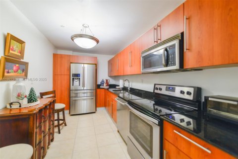 Condo in Hollywood, Florida, 1 bedroom № 1988164 - photo 8