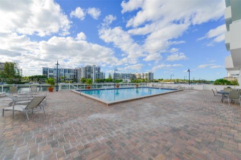 Condo in Hollywood, Florida, 1 bedroom № 1988164 - photo 22