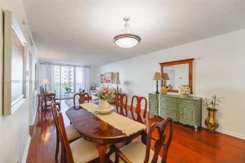 Condo in Hollywood, Florida, 1 bedroom № 1988164 - photo 3