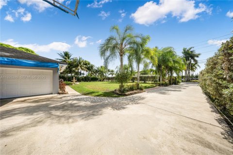 Casa en venta en Miami, Florida, 3 dormitorios, 182.83 m2 № 1983696 - foto 22