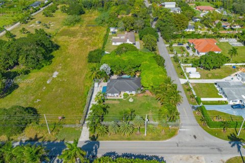 Casa en venta en Miami, Florida, 3 dormitorios, 182.83 m2 № 1983696 - foto 24