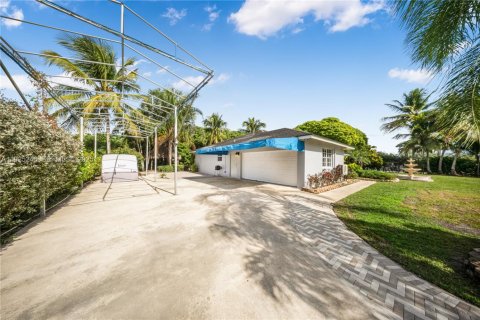Casa en venta en Miami, Florida, 3 dormitorios, 182.83 m2 № 1983696 - foto 23
