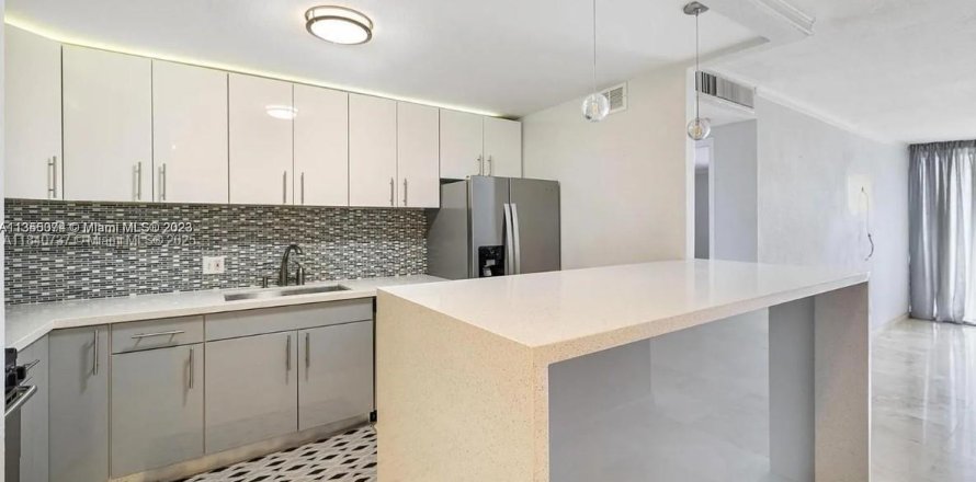Condo à Miami, Floride, 1 chambre № 1831066