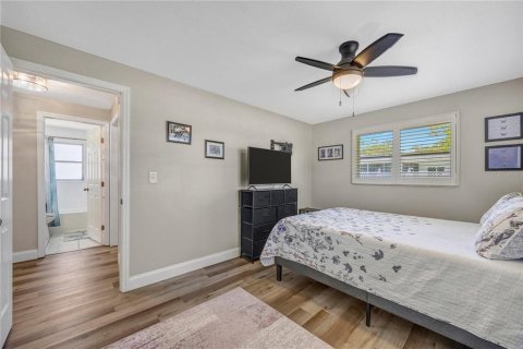 House in Dunedin, Florida 3 bedrooms, 106.84 sq.m. № 2221890 - photo 20