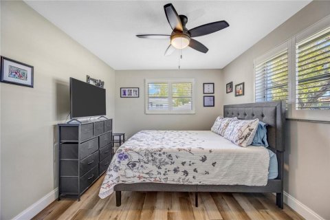 House in Dunedin, Florida 3 bedrooms, 106.84 sq.m. № 2221890 - photo 21