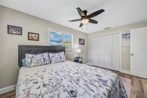 House in Dunedin, Florida 3 bedrooms, 106.84 sq.m. № 2221890 - photo 22