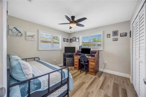 House in Dunedin, Florida 3 bedrooms, 106.84 sq.m. № 2221890 - photo 23