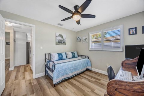 House in Dunedin, Florida 3 bedrooms, 106.84 sq.m. № 2221890 - photo 24