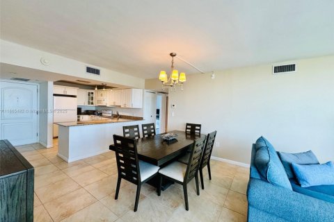 Condo in Aventura, Florida, 2 bedrooms  № 1892964 - photo 5