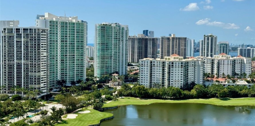 Condo in Aventura, Florida, 2 bedrooms  № 1892964
