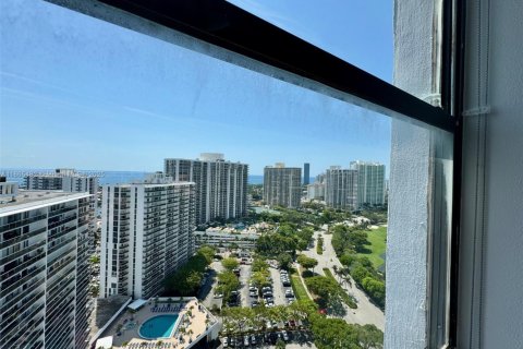 Condo in Aventura, Florida, 2 bedrooms  № 1892964 - photo 26