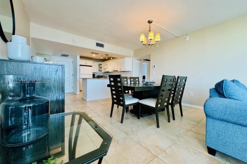 Condo in Aventura, Florida, 2 bedrooms  № 1892964 - photo 30