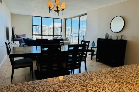 Condo in Aventura, Florida, 2 bedrooms  № 1892964 - photo 7