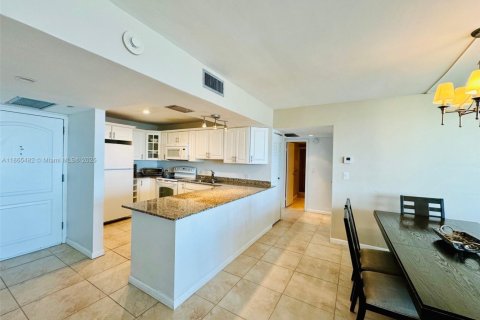 Condo in Aventura, Florida, 2 bedrooms  № 1892964 - photo 10