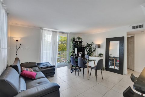 Copropriété à vendre à North Bay Village, Floride: 2 chambres, 83.61 m2 № 1978374 - photo 1