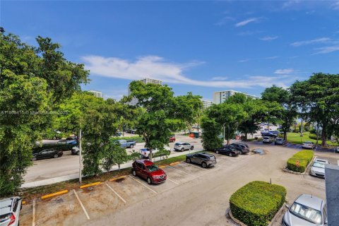 Copropriété à vendre à North Bay Village, Floride: 2 chambres, 83.61 m2 № 1978374 - photo 23