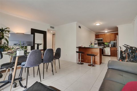 Copropriété à vendre à North Bay Village, Floride: 2 chambres, 83.61 m2 № 1978374 - photo 3