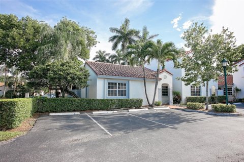 Villa ou maison à louer à Weston, Floride: 3 chambres, 105.35 m2 № 1976982 - photo 16