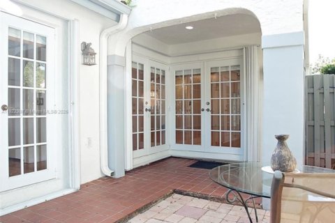 Villa ou maison à louer à Weston, Floride: 3 chambres, 105.35 m2 № 1976982 - photo 3