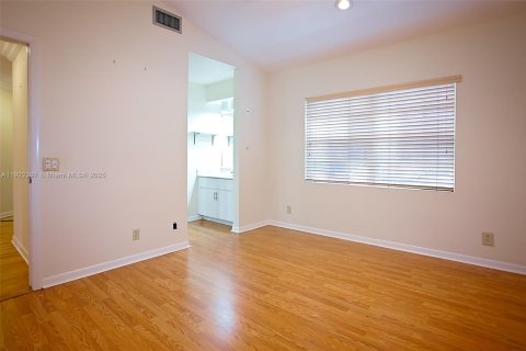 Villa ou maison à louer à Weston, Floride: 3 chambres, 105.35 m2 № 1976982 - photo 8