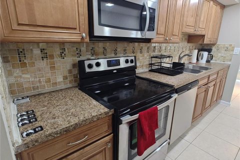 Copropriété à louer à Lauderhill, Floride: 2 chambres, 106.65 m2 № 1974712 - photo 28