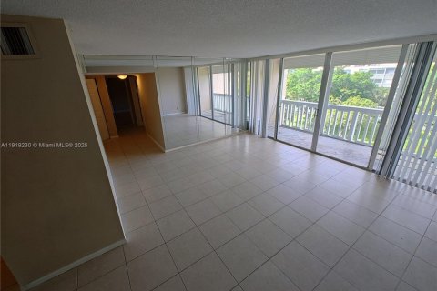 Copropriété à louer à Lauderhill, Floride: 2 chambres, 106.65 m2 № 1974712 - photo 5