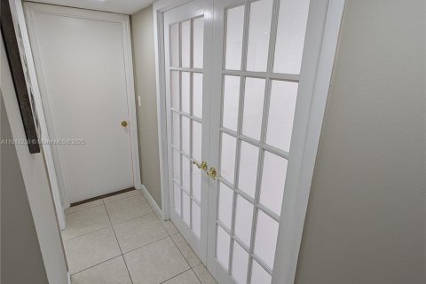 Copropriété à louer à Lauderhill, Floride: 2 chambres, 106.65 m2 № 1974712 - photo 19