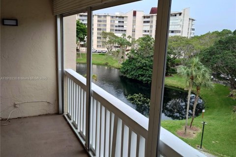Copropriété à louer à Lauderhill, Floride: 2 chambres, 106.65 m2 № 1974712 - photo 13