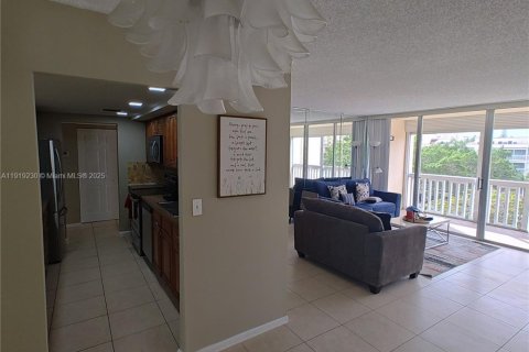 Copropriété à louer à Lauderhill, Floride: 2 chambres, 106.65 m2 № 1974712 - photo 11