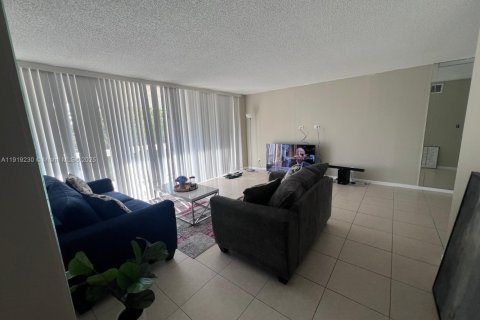 Copropriété à louer à Lauderhill, Floride: 2 chambres, 106.65 m2 № 1974712 - photo 6