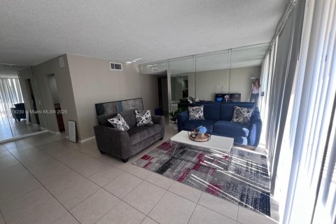 Copropriété à louer à Lauderhill, Floride: 2 chambres, 106.65 m2 № 1974712 - photo 8