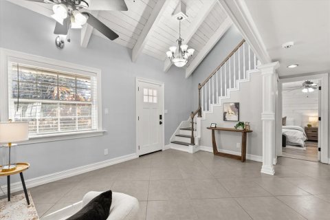 House in Orlando, Florida 6 bedrooms, 345.69 sq.m. № 2212365 - photo 4