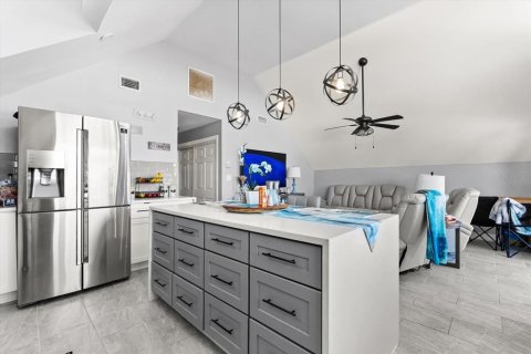 House in Orlando, Florida 6 bedrooms, 345.69 sq.m. № 2212365 - photo 27