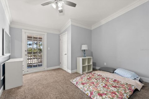House in Orlando, Florida 6 bedrooms, 345.69 sq.m. № 2212365 - photo 22