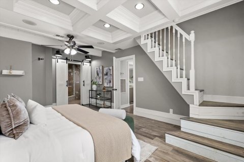 House in Orlando, Florida 6 bedrooms, 345.69 sq.m. № 2212365 - photo 13