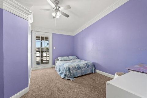 House in Orlando, Florida 6 bedrooms, 345.69 sq.m. № 2212365 - photo 21