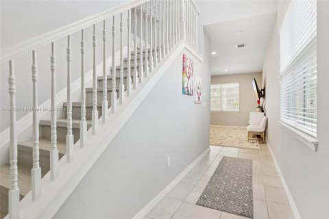 House in Hollywood, Florida 3 bedrooms, 206.24 sq.m. № 1834378 - photo 13