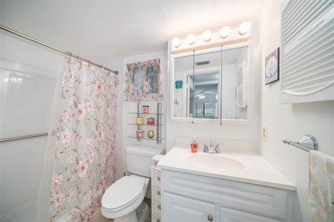 Condo in Saint Petersburg, Florida, 1 bedroom  № 1769163 - photo 12