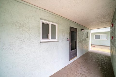 Condo in Saint Petersburg, Florida, 1 bedroom  № 1769163 - photo 4