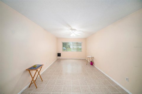 Condo in Saint Petersburg, Florida, 1 bedroom  № 1769163 - photo 9