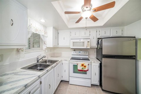 Condo in Saint Petersburg, Florida, 1 bedroom  № 1769163 - photo 5
