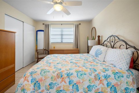 House in Englewood, Florida 2 bedrooms, 95.88 sq.m. № 1734737 - photo 15