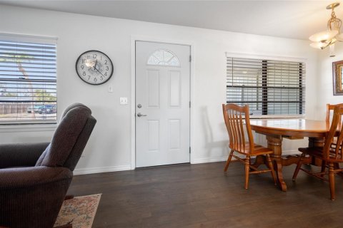 House in Englewood, Florida 2 bedrooms, 95.88 sq.m. № 1734737 - photo 3
